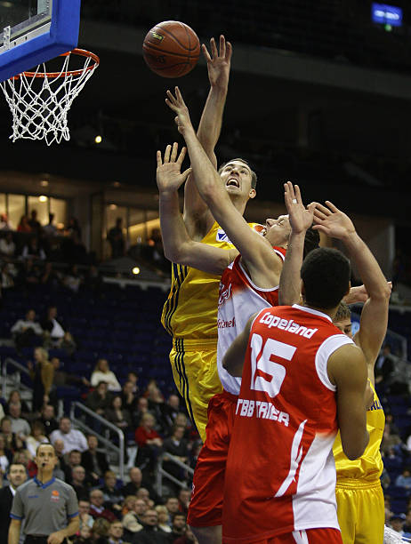 了三后卫战 了三后卫战