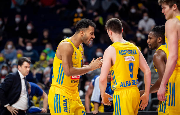 切入篮下 切入篮下