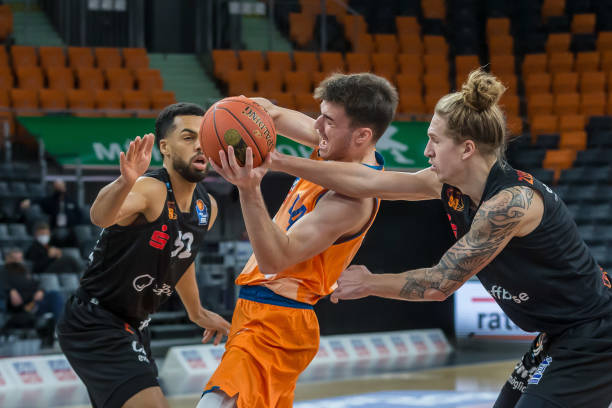 恩瓦内里 恩瓦内里