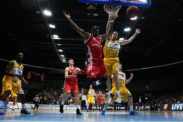 而马马尔达 而马马尔达